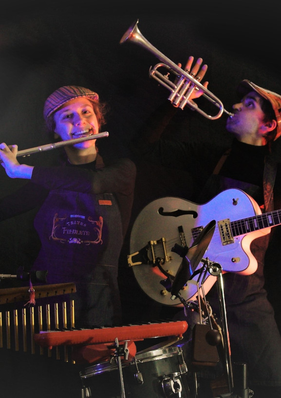 La Escritora Cautiva - Poster