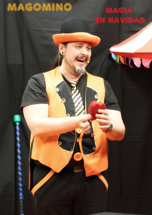 Magomino. Magia en navidad. - Poster
