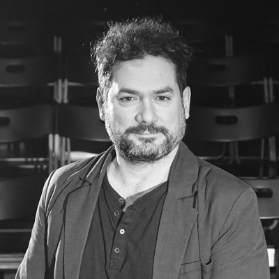 Retrato en blanco y negro de Juan Expósito