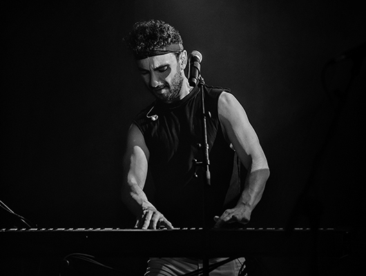 Momo celebra veinte años de música propia