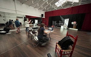 TeatroTRANS, de Piñaki Gómez, elegida como residencia artística «Creando Tarambanas»